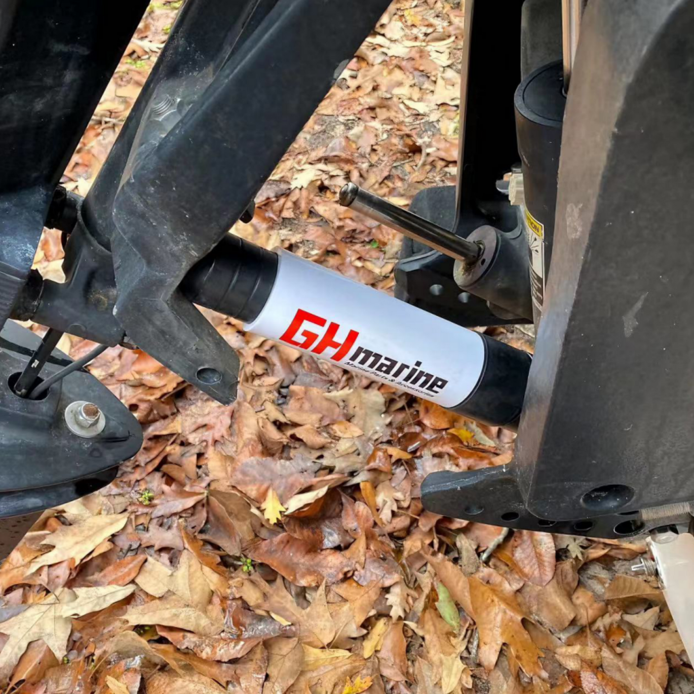 GHmarine Transom Rubber Support and Motor Lock for Boat Outboards and Stern Drives with 3 Rams Trim and Tilt